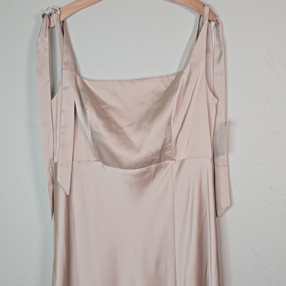 Birdie grey Elegant Square-Neck Satin Gown in Gold Color Size XXL NWT. - Picture 3 of 11